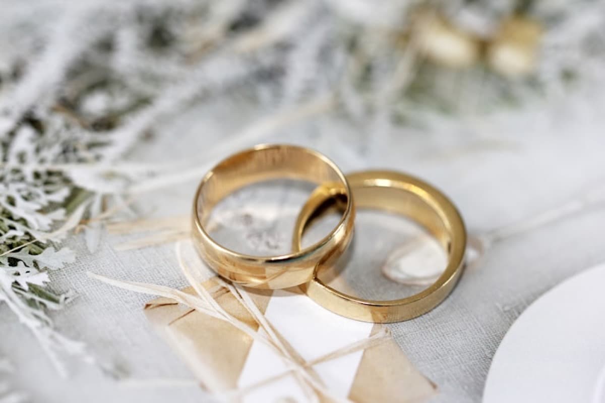 Par tokom ceremonije venčanja - primer dobro tempiranog dana